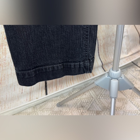 VINTAGE DKNY black Jeans, Women’s Sz 10, Trouser Style Pants, 90s, 30” Inseam - Picture 4 of 9